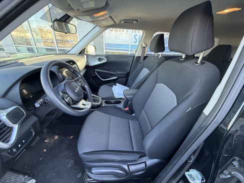 Used 2024 Kia Soul LX w/ Option Group 015 image 10