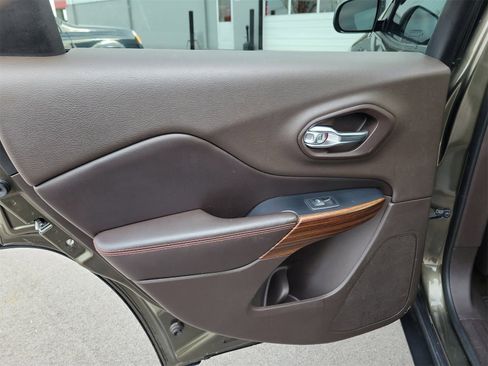 Used 2015 Jeep Cherokee Trailhawk w/ Trailer Tow Group image 14