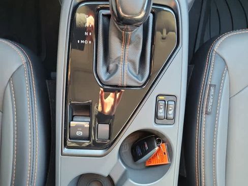 Certified 2025 Subaru Crosstrek 2.5i Limited w/ Crosstrek Mirror Package image 17