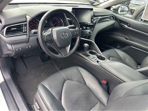 Used 2022 Toyota Camry XSE image 2