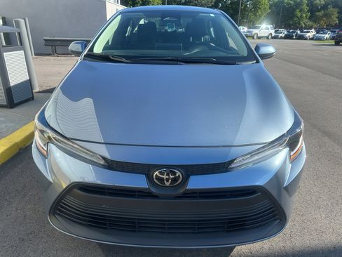 Used 2025 Toyota Corolla LE FWD image 2