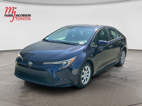 Used 2024 Toyota Corolla LE FWD image 1