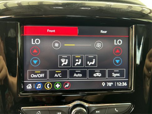 Used 2020 Chevrolet Traverse LT FWD image 34