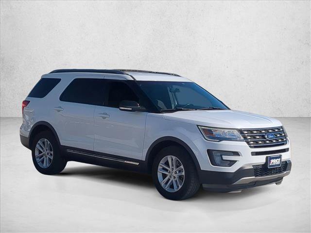 Used 2017 Ford Explorer XLT w/ Equipment Group 201A FWD image 3