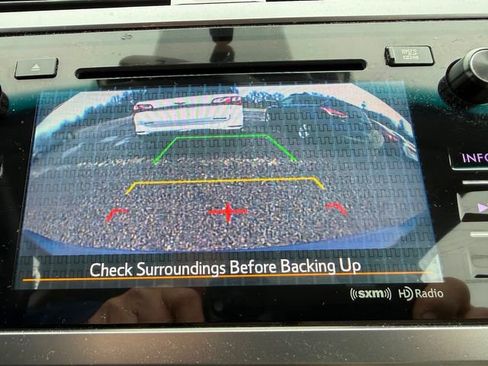 Used 2016 Subaru Outback 2.5i Premium image 12