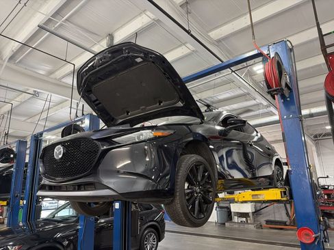 Used 2019 MAZDA MAZDA3 Hatchback w/ Premium Package FWD image 30