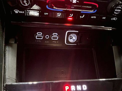 Used 2023 Jeep Grand Cherokee Limited w/ Luxury Tech Group II image 16