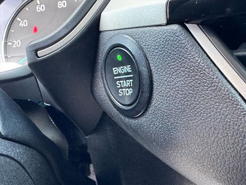 Used 2021 Ford Escape SE image 22