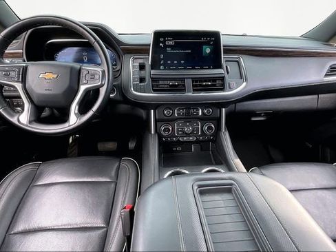Used 2024 Chevrolet Suburban Premier image 7