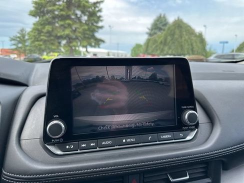 Certified 2024 Nissan Rogue SV AWD/4WD image 24
