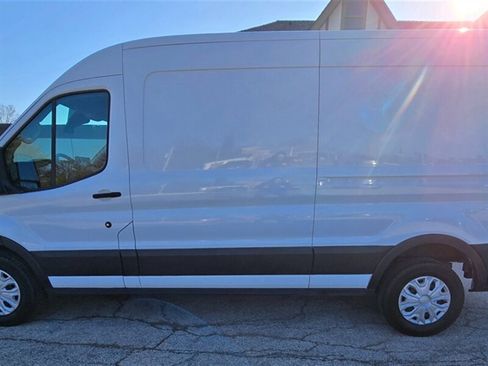 Used 2022 Ford E-Transit Medium Roof RWD image 4