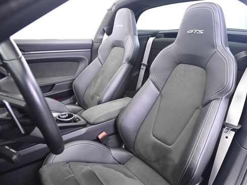 Certified 2022 Porsche 911 Targa 4S AWD/4WD image 30