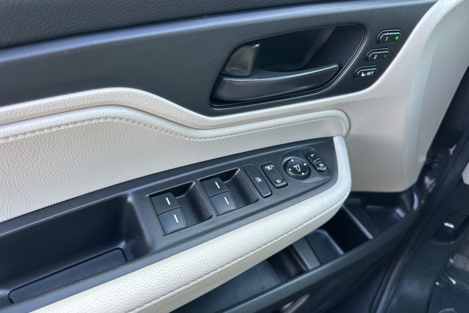 Used 2025 Honda Odyssey EX-L image 11
