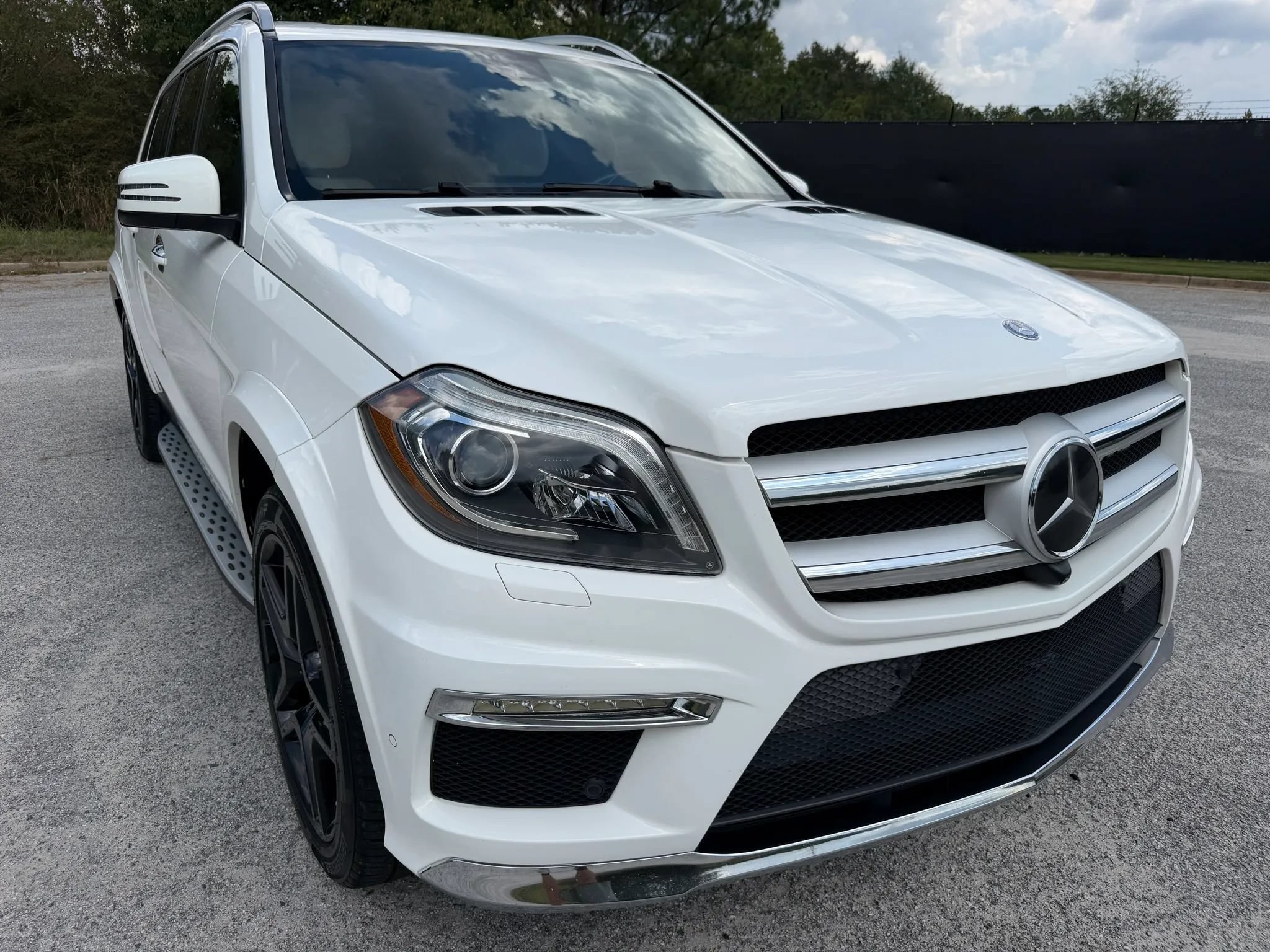 Used 2016 Mercedes-Benz GL 550 4MATIC image 7