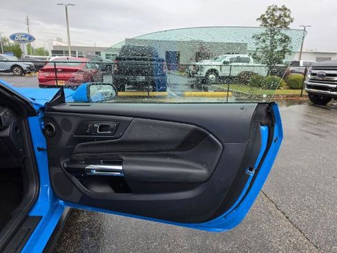 Certified 2025 Ford Mustang Coupe RWD image 32