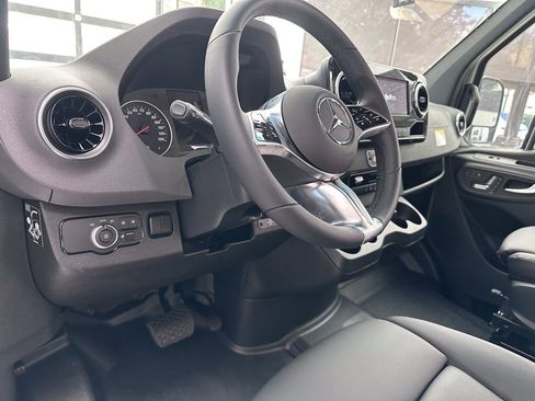 New 2025 Mercedes-Benz Sprinter 2500 image 22