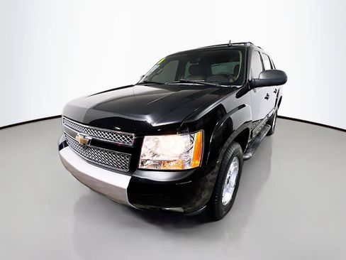 Used 2011 Chevrolet Avalanche LT w/ Luxury Package image 10