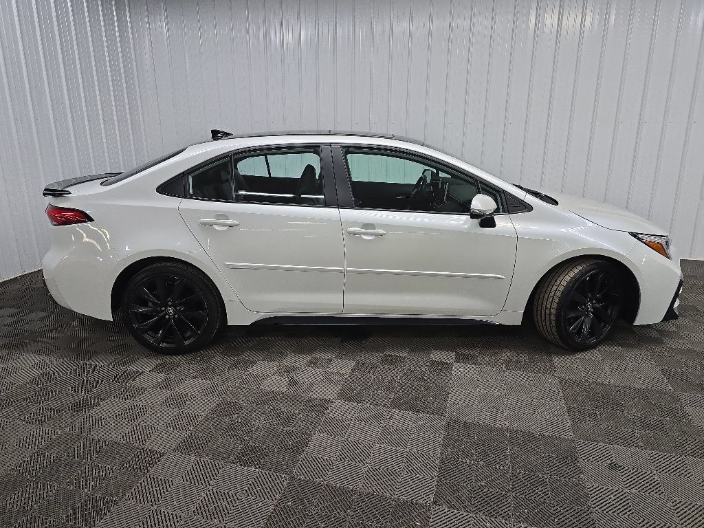 Used 2023 Toyota Corolla XSE FWD image 2