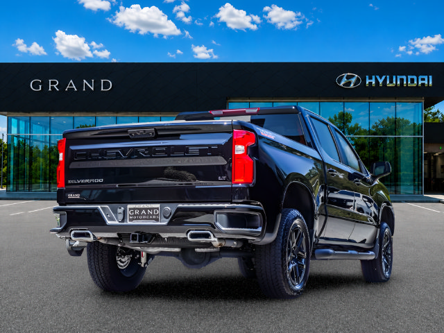 Used 2025 Chevrolet Silverado 1500 LT Trail Boss w/ Convenience Package II AWD/4WD image 6