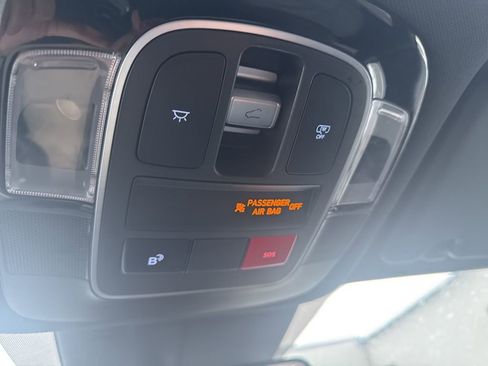 Used 2025 Hyundai Santa Cruz SEL image 24