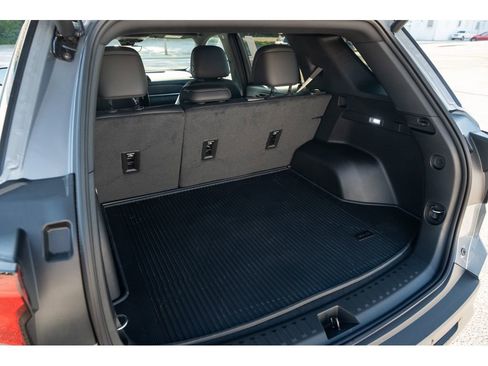 New 2026 GMC Terrain Elevation w/ Elevation Premium Package FWD image 32
