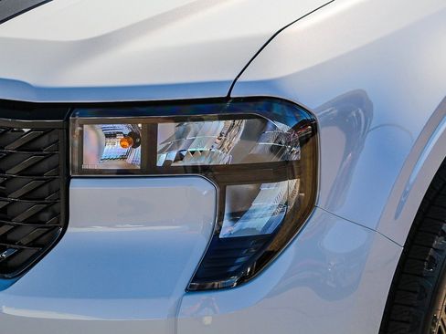 New 2025 Ford Maverick XLT w/ XLT Luxury Package image 4