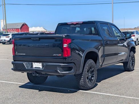 Used 2023 Chevrolet Silverado 1500 ZR2 w/ Technology Package image 4