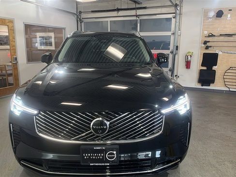 Certified 2025 Volvo XC90 B6 Plus image 1