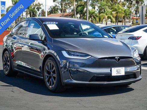 Used 2023 Tesla Model X image 3