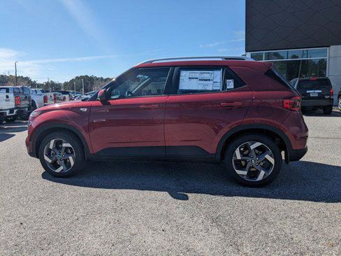 Certified 2025 Hyundai Venue SEL image 6