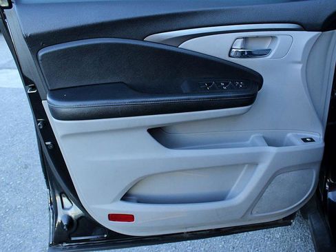 Used 2016 Honda Pilot EX image 9