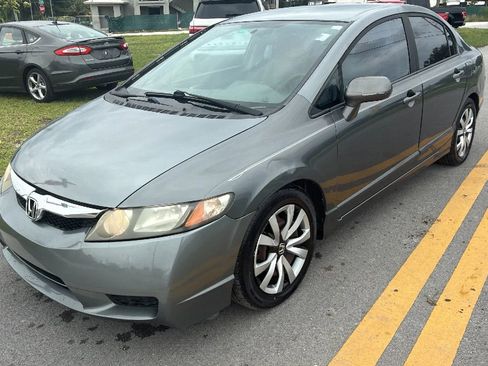 Used 2011 Honda Civic LX image 1