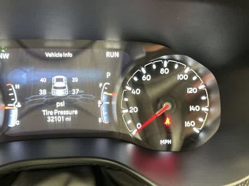 Used 2025 Jeep Compass Trailhawk w/ Trailer Tow Group AWD/4WD image 16