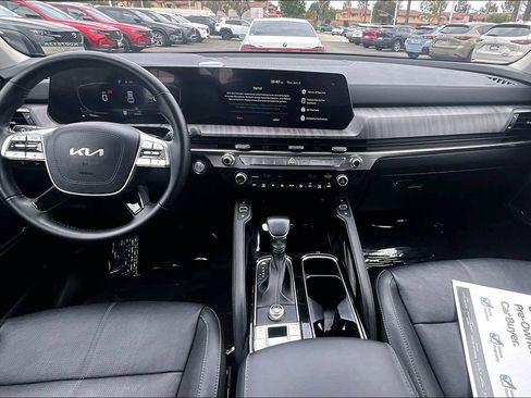 Used 2024 Kia Telluride EX w/ EX Captain's Chair Package FWD image 11