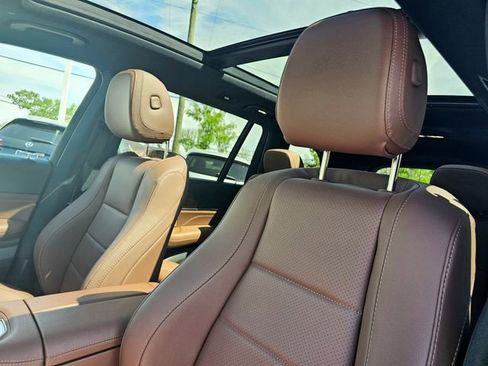 Certified 2025 Mercedes-Benz GLS 450 4MATIC image 19