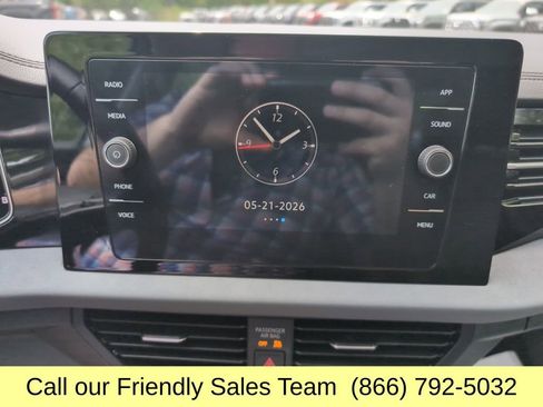 Used 2025 Volkswagen Jetta SE FWD image 20