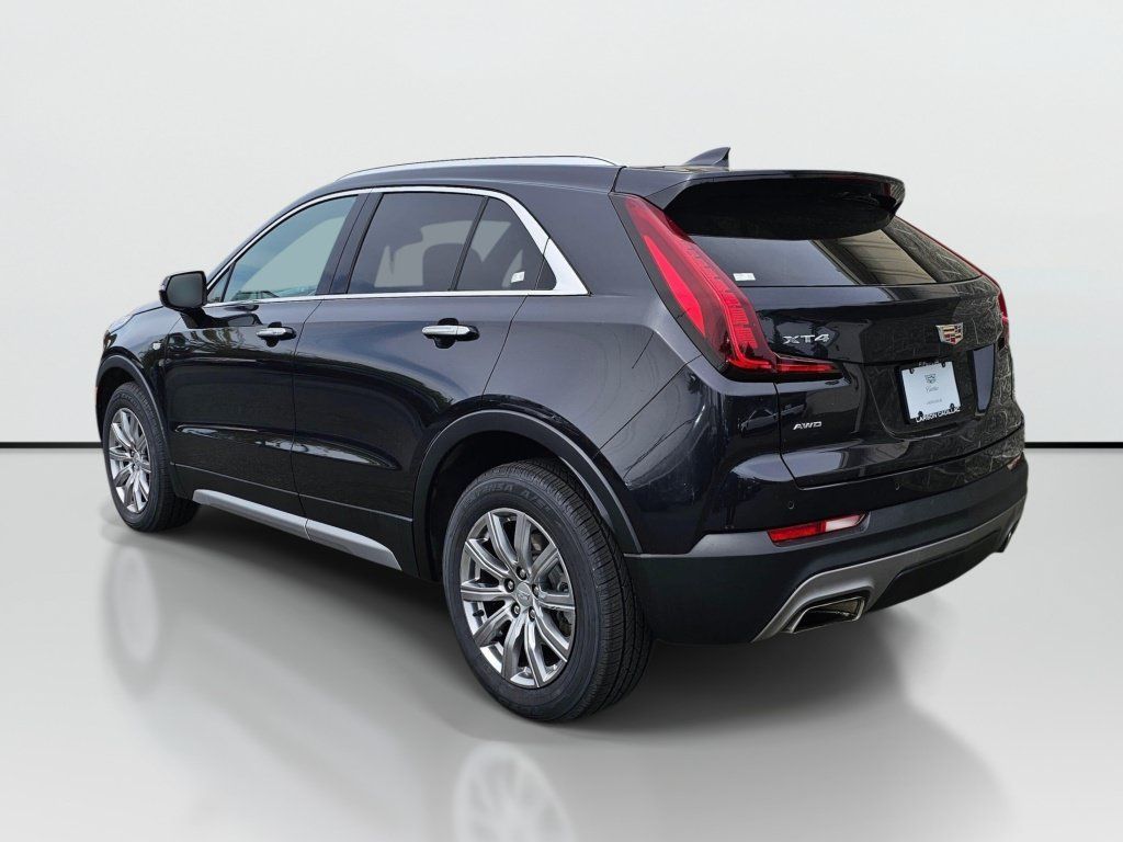 Used 2023 Cadillac XT4 Premium Luxury AWD/4WD image 4