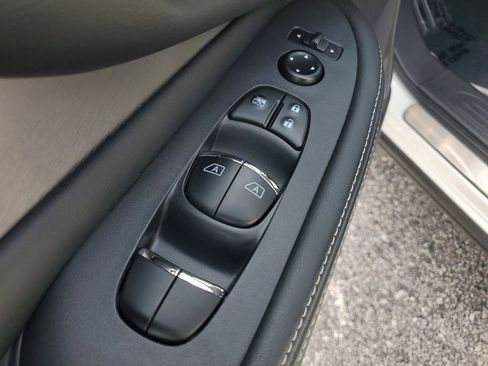Used 2024 Nissan Murano SL FWD image 21