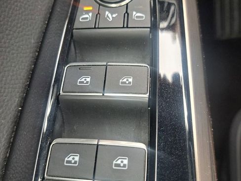 Used 2024 Nissan Pathfinder Platinum w/ Cargo Package image 16