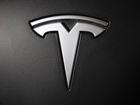 Used 2023 Tesla Model Y Long Range image 35