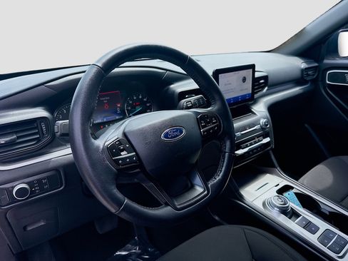 Used 2020 Ford Explorer XLT RWD image 9