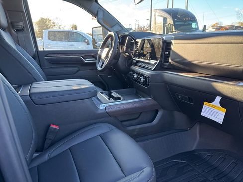 New 2026 GMC Sierra 2500 SLT w/ SLT Premium Package AWD/4WD image 10