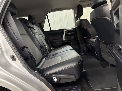 Used 2018 Toyota 4Runner SR5 Premium image 27