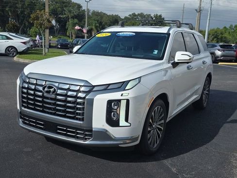 Used 2024 Hyundai Palisade Calligraphy FWD image 2