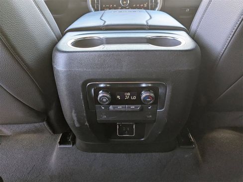 Used 2025 GMC Yukon Denali image 28