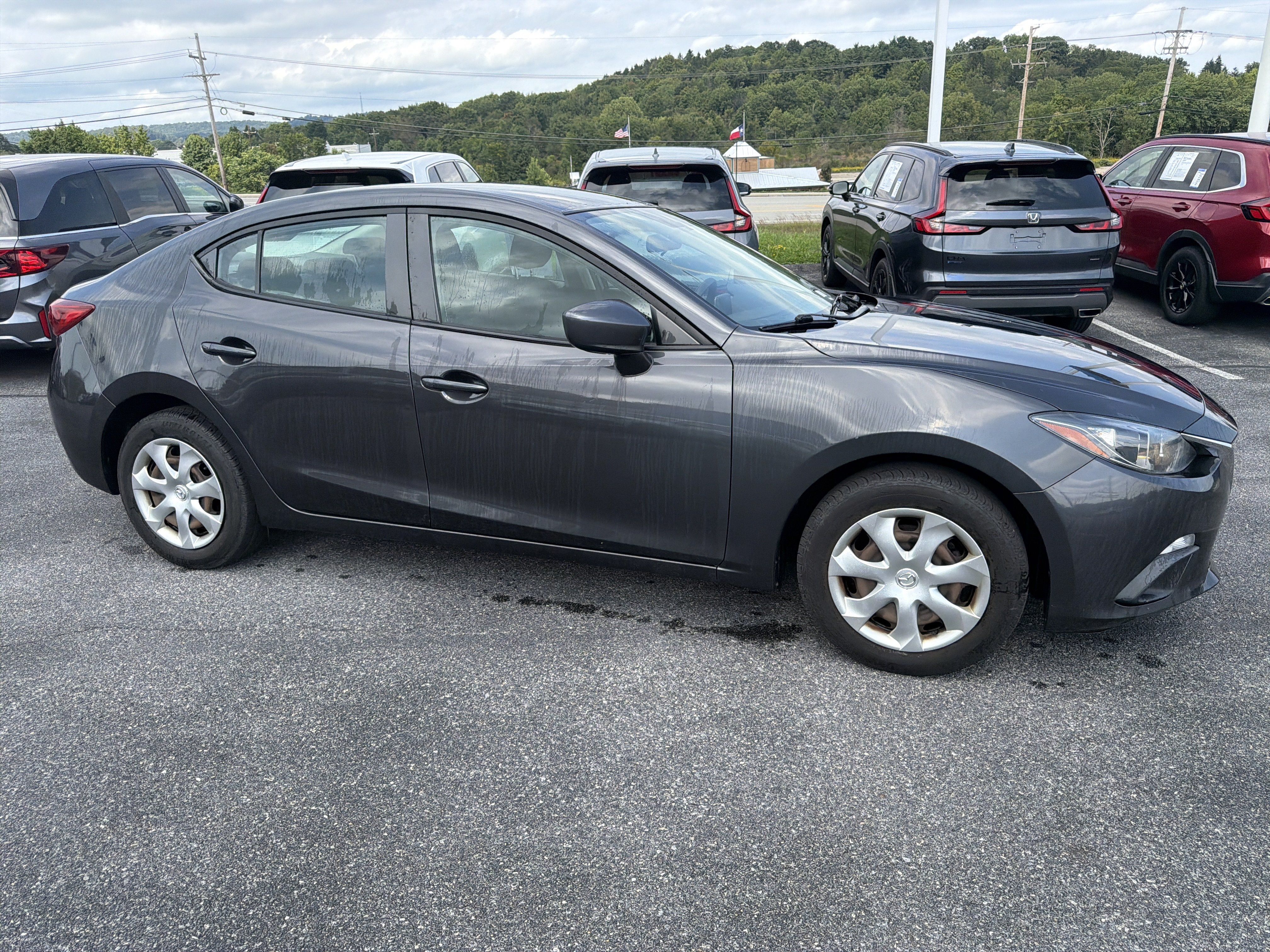 Used 2016 MAZDA MAZDA3 i Sport FWD image 3