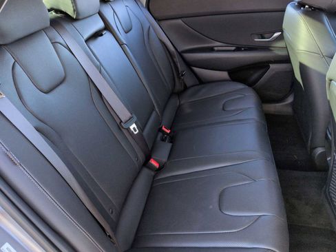 Certified 2025 Hyundai Elantra Limited image 22