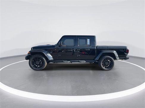 Used 2025 Jeep Gladiator Sport image 5