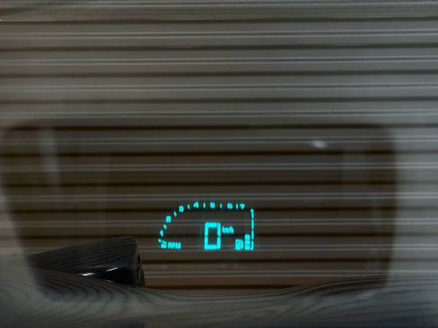 Used 2004 Chevrolet Corvette Coupe w/ Preferred Equipment Group RWD image 31