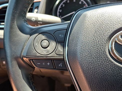 Used 2018 Toyota Camry SE w/ Convenience Package FWD image 20